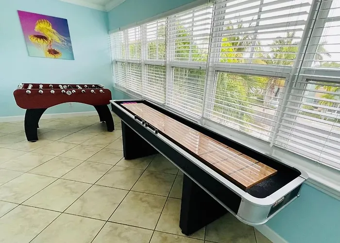 Indian Shores Condo, Sleeps 4, Steps To Apartment *