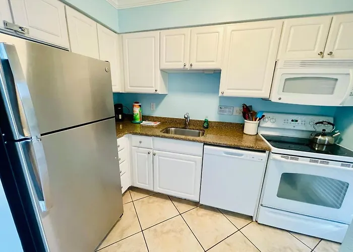 Indian Shores Condo, Sleeps 4, Steps To Apartment *
