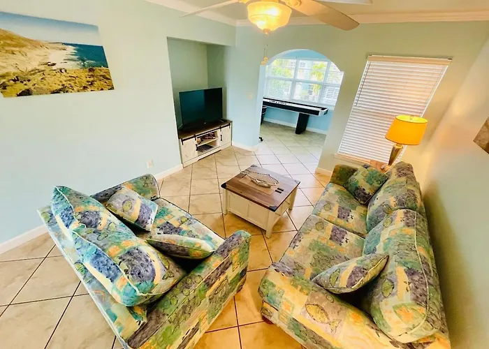 Indian Shores Condo, Sleeps 4, Steps To