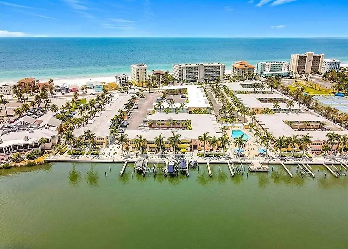Apartment Indian Shores Condo, Sleeps 4, Steps To
