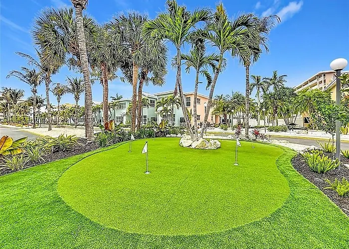 Indian Shores Condo, Sleeps 4, Steps To * Clearwater Beach